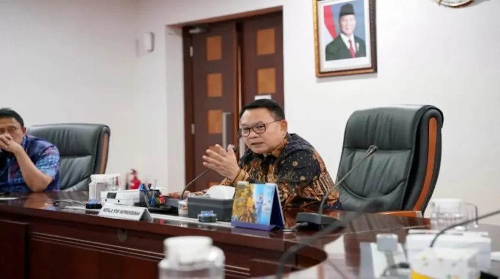 Investor Kesal Izin Digantung, KSP Janji Babat Habis ‘Dosa’ Birokrasi Kawasan Industri Investor Kesal Izin Digantung- KSP Janji Babat Habis ‘Dosa’ Birokrasi Kawasan Industri - OneClick co id
